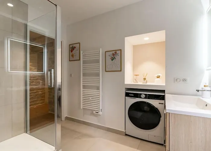 Le Volnay Apartment *